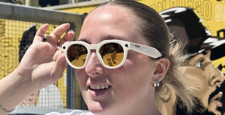 Amazon's Deal: Oakley Meta HSTN Glasses